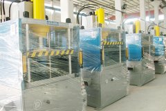 如何消除回程時四柱液壓機(jī)液壓缸速度慢